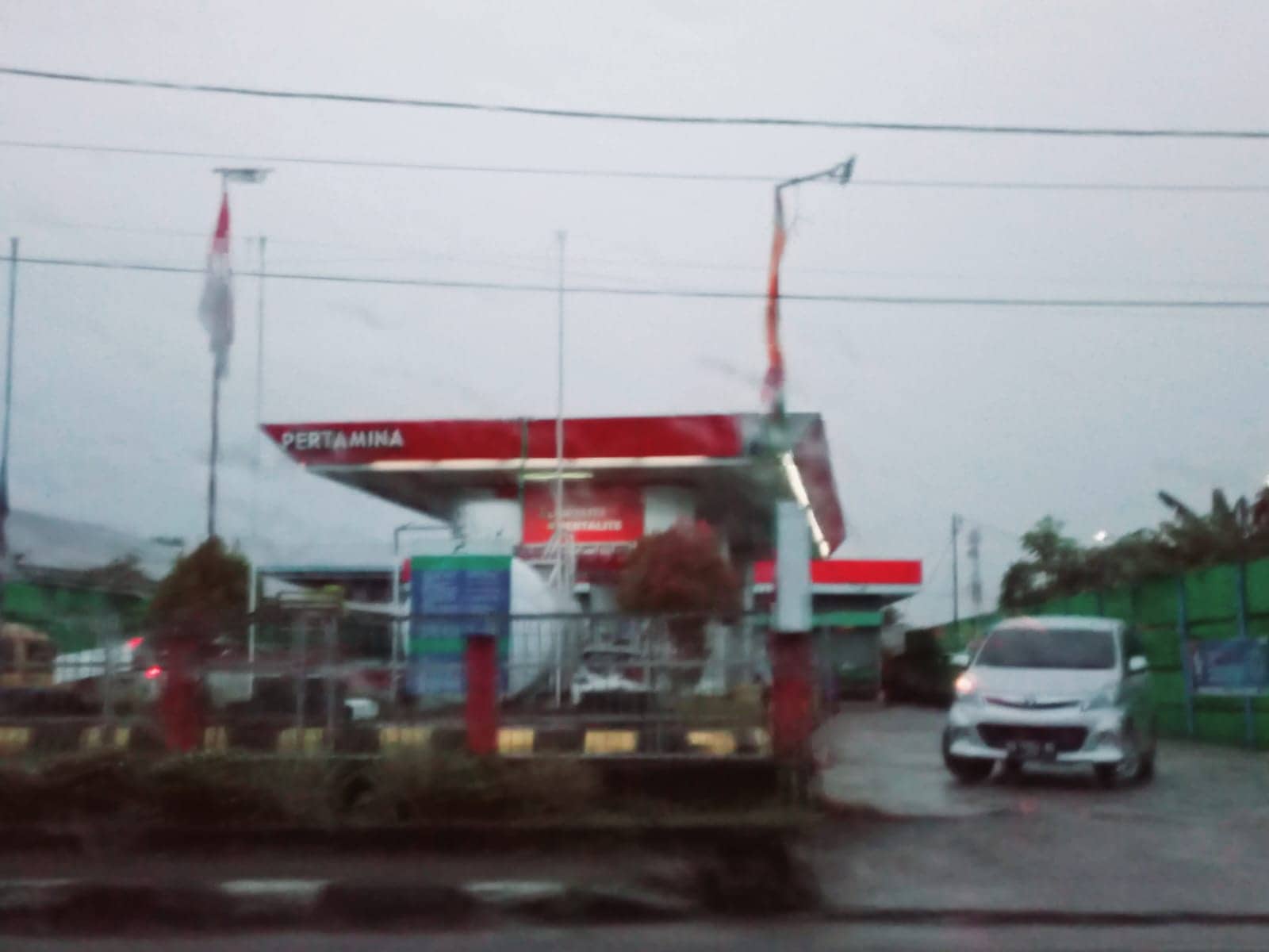 Ilustrasi berita Papua: Aturan Baru, Kendaraan Roda Empat di 3 Kabupaten Wilayah Papua Wajib Registrasi di Website Subsiditepat Pertamina