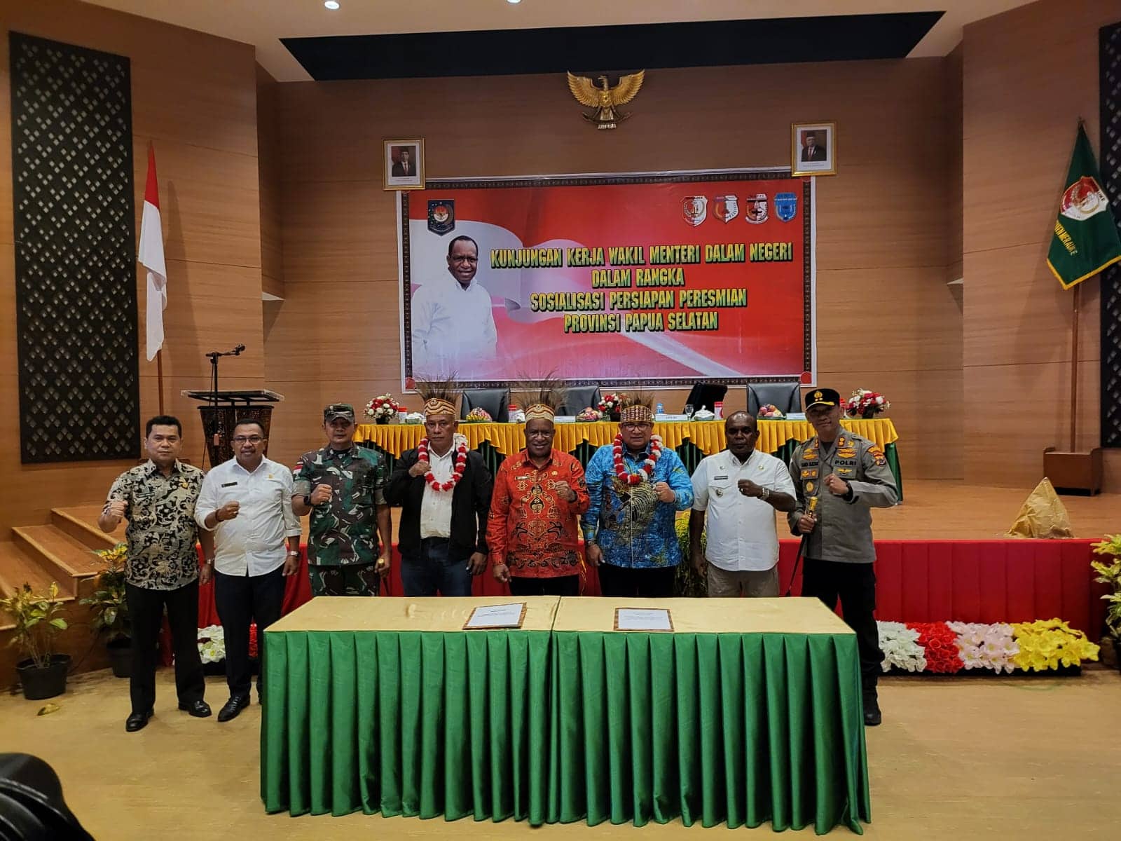 Ilustrasi berita Papua: Bertemu 4 Bupati, Pemprov Papua Janji Dampingi dan Dukung Anggaran Tiga DOB