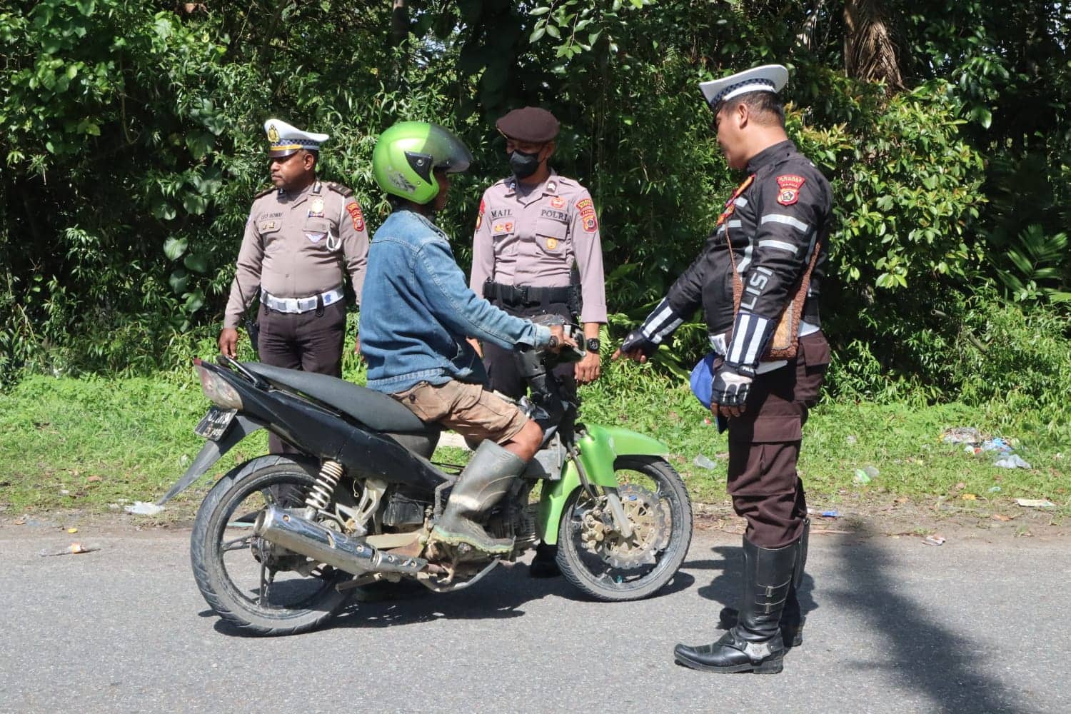 Ilustrasi berita Mimika: Jelang Bayar Kepala Pasca Perang Suku di Kwamki Narama, Polisi Lakukan Sweeping Sajam dan Miras