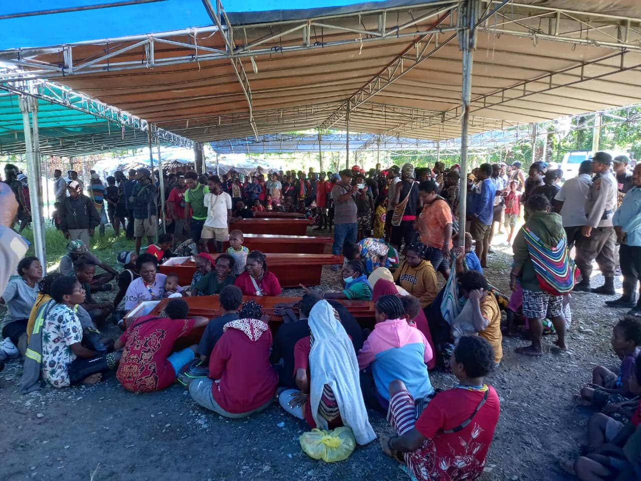 Ilustrasi berita Mimika: Korban Meninggal Truk Terbalik di Jalan Trans Nabire Diserahkan ke Keluarga, Polda Papua Back Up Polres Mimika