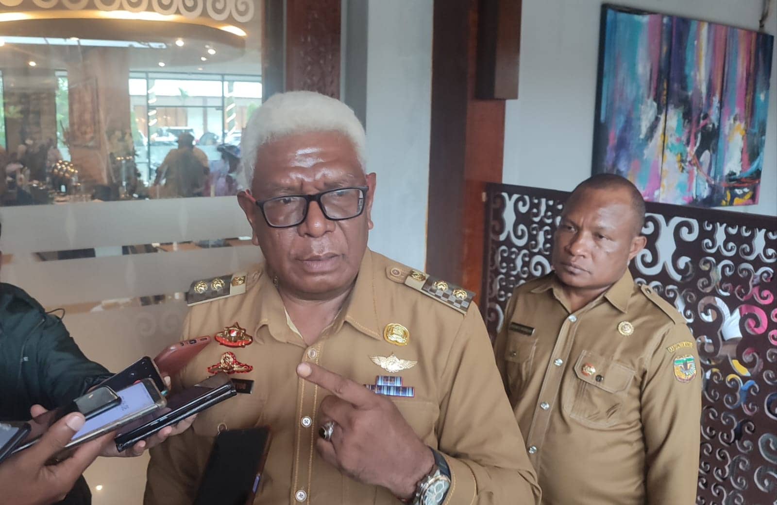 Ilustrasi berita BERITA UTAMA: Minta Semua Pihak Kawal Program Pembangunan, Plt. Bupati Mimika: Tidak Boleh Perjualbelikan Proyek