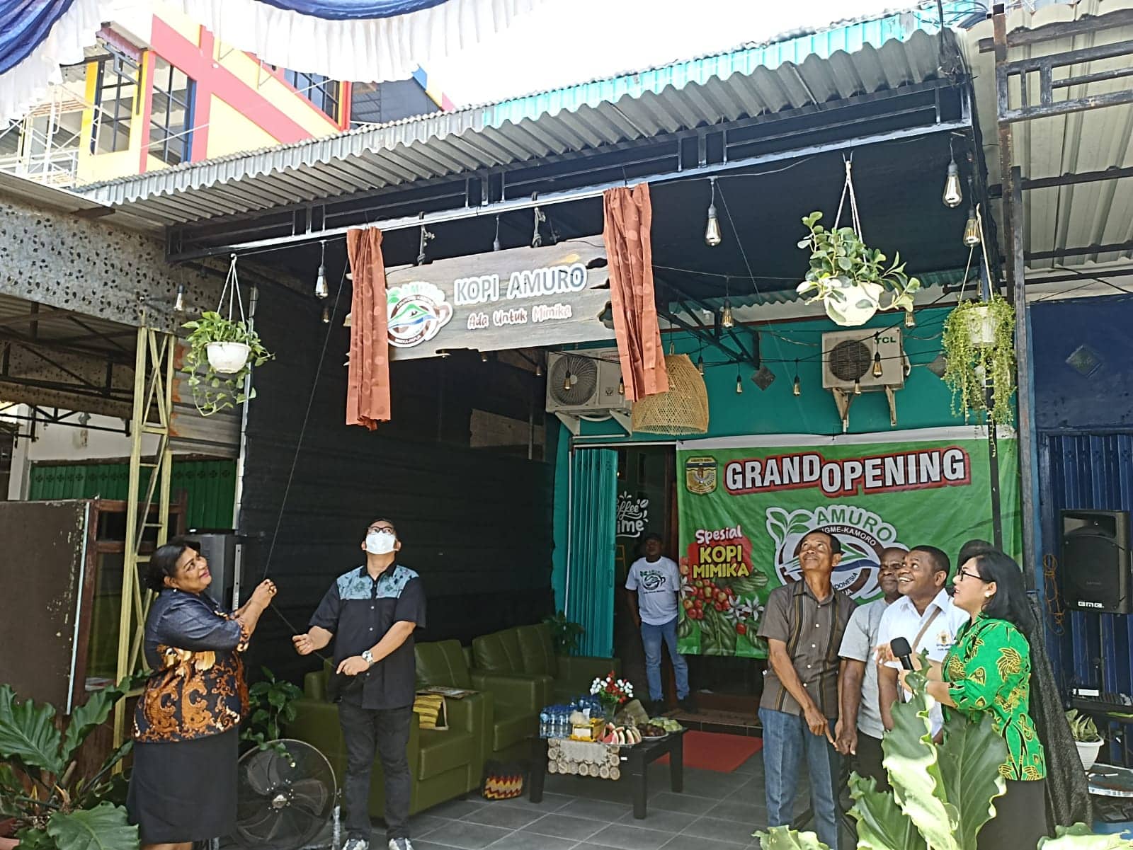 Ilustrasi berita Mimika: Rumah Kopi Amuro Binaan Distanbun Mimika Resmi Dibuka, Lahan Kopi Seluas 201,5 Hektare