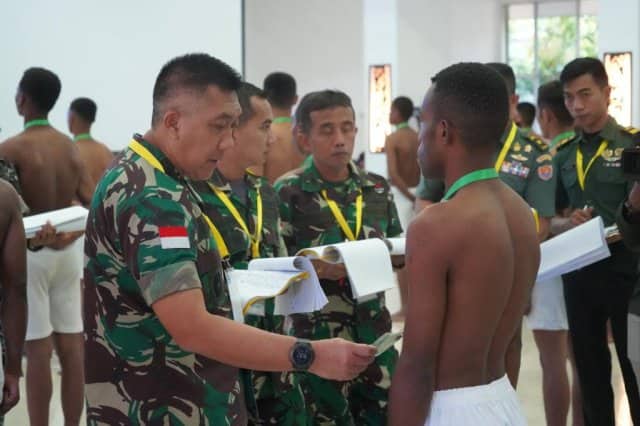 Ilustrasi berita JAYAPURA: 170 Orang Calon Tamtama TNI AD Reguler dan Keagamaan Dinyatakan Lulus di Kodam XVII/Cenderawasih