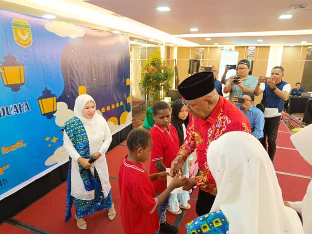 Ilustrasi berita Mimika: Ditandai Penyerahan Santunan, BKMT Mimika Gelar Buka Puasa Bersama, PLT Bupati John Rettob : Mimika Rumah Kita Semua