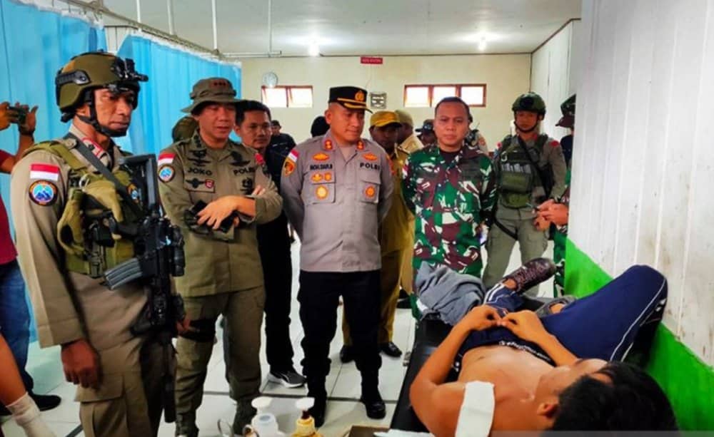 Ilustrasi berita Papua: Ternyata Bukan Disandera KKB Papua, 4 Pekerja PT IBS "Ditahan" Warga di Distrik Okbab Karena Utang Belum Terbayar