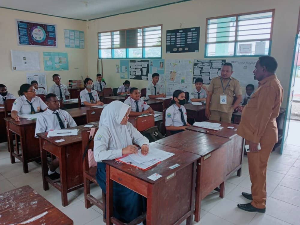 Ilustrasi berita Mimika: Hari Pertama, Plt Kadis Pendidikan Mimika Pantau Pelaksanaan Ujian Sekolah di Sejumlah SD dan SMP
