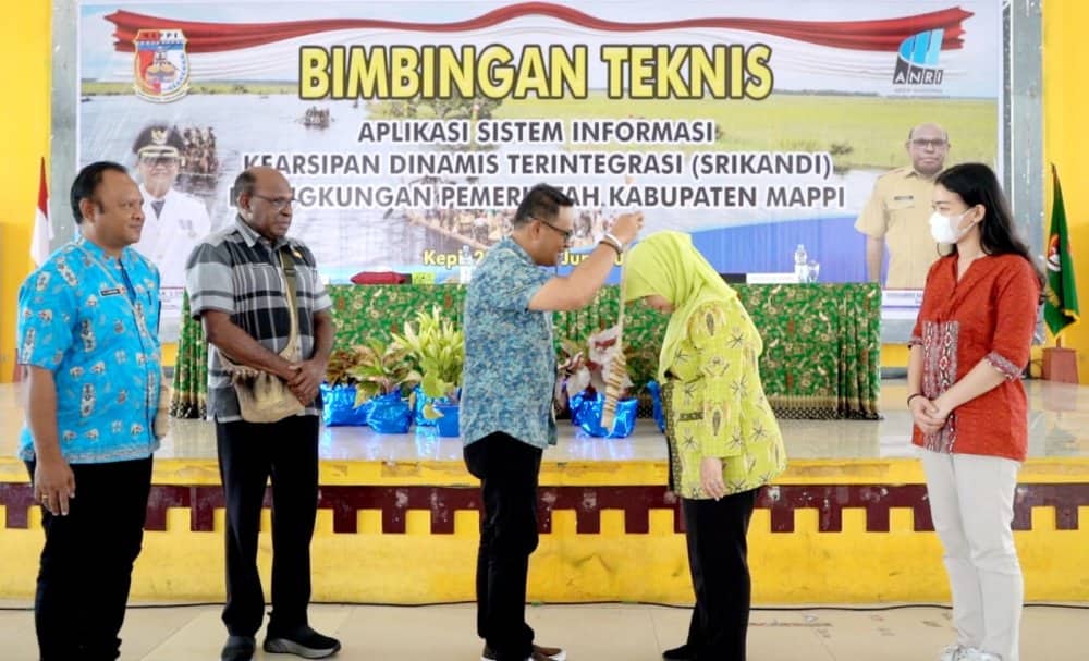 Ilustrasi berita Papua: Buka Kegiatan Bimtek Aplikasi SRIKANDI, Pj. Bupati Mappi Berharap Terapkan Layanan Berbasis Digital