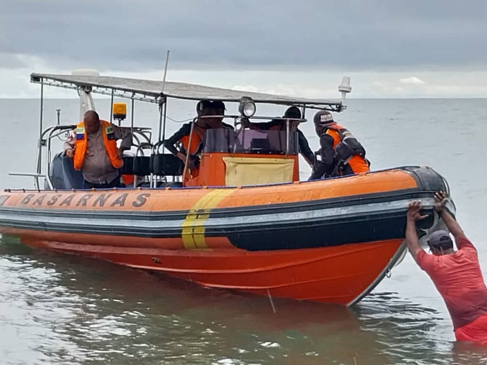 Ilustrasi berita BERITA UTAMA: Hendak Bagikan Raport Siswa, Perahu yang Ditumpangi 9 Guru Terbalik di Perairan Pulau Pepaya Nabire