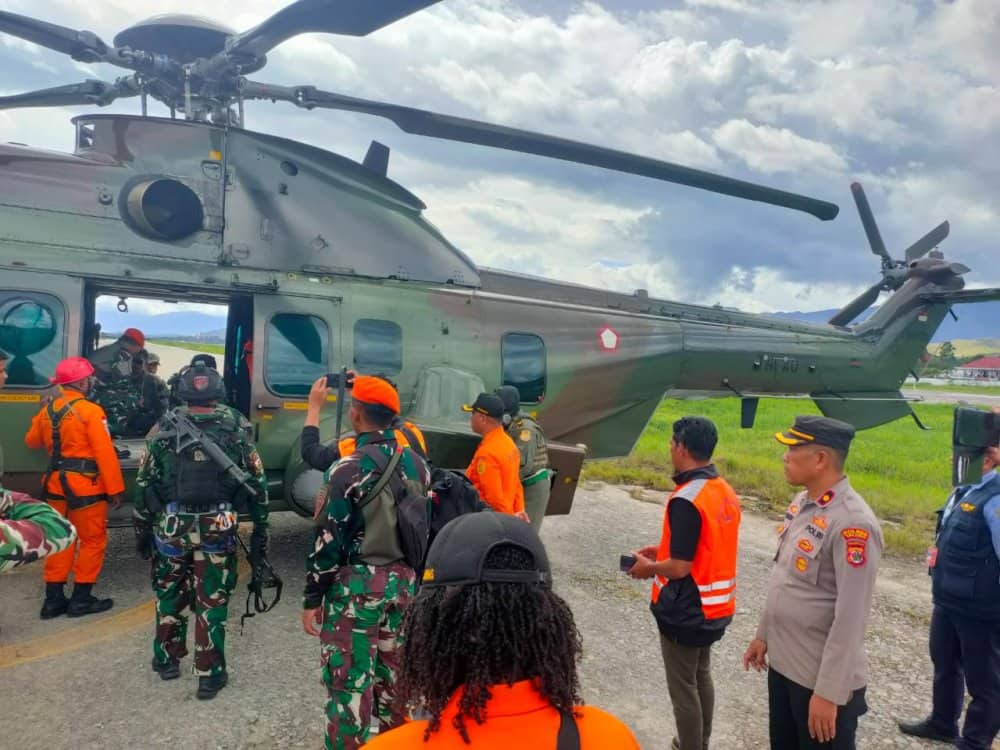 Ilustrasi berita Papua: Besok Pagi, Aparat Gabungan Kembali Berupaya Evakuasi Korban Pesawat SAM AIR di Yalimo