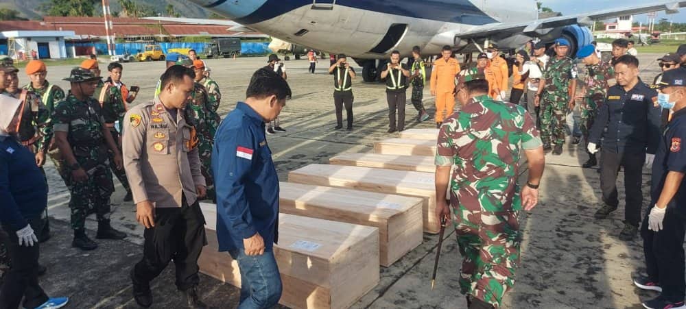Ilustrasi berita Papua: Kondisi Jenazah Korban Pesawat Sam Air PK - SMW Tidak Utuh, Tim DVI Polda Papua Kebut Proses Identifikasi