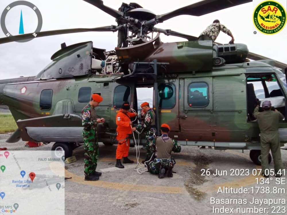 Ilustrasi berita Papua: Basarnas Minta Dukungan Doa, Turunkan 6 Personil Tambahan Bantu Evakuasi Korban Pesawat SAM AIR di Yalimo