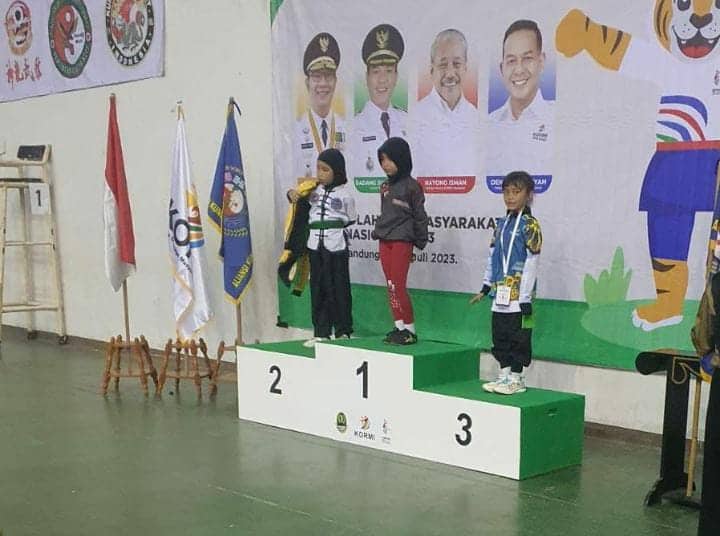 Ilustrasi berita Mimika: Kreasi Tangan Kosong, Pegiat Kungfu asal Mimika Berhasil Raih Medali di Ajang FORNAS VII Jawa Barat 2023