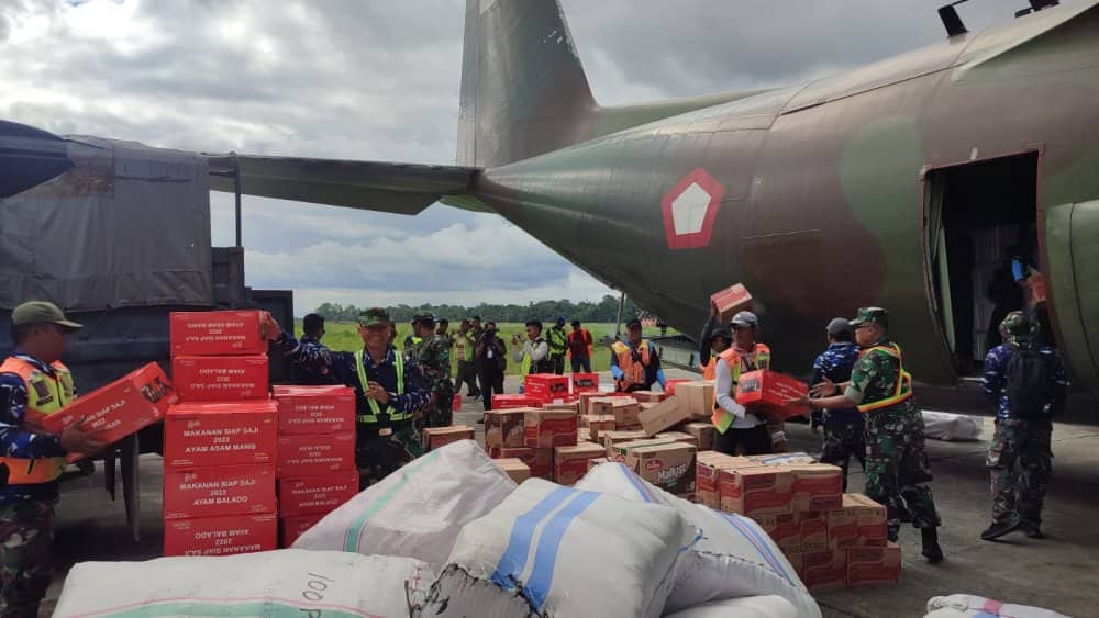 Ilustrasi berita Papua: Panglima TNI Kirim 5,5 Ton Bansos untuk Bencana Kelaparan di Kabupaten Puncak