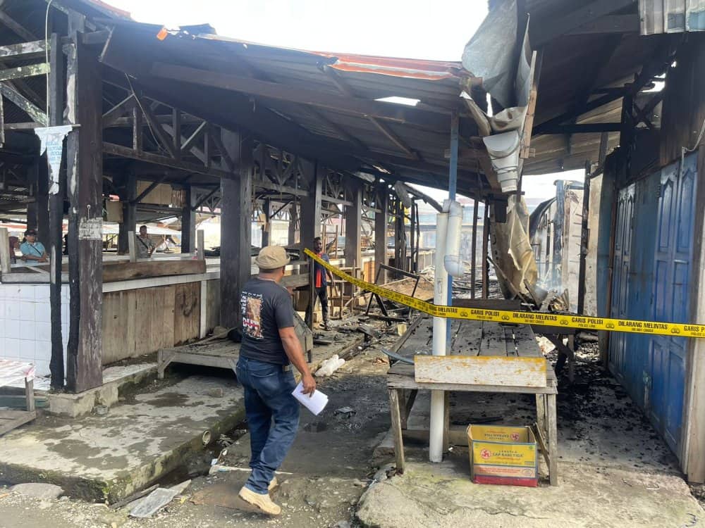 Ilustrasi berita Papua: Tiga Ruangan Universitas Wiyata Mandala Nabire Hangus Terbakar
