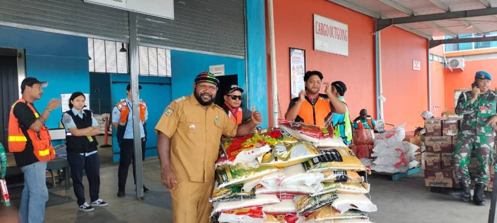 Ilustrasi berita Mimika: Pemda Mimika Kirim 2 Ton Bantuan Bama Untuk Korban Bencana Longsor Distrik Tembagapura