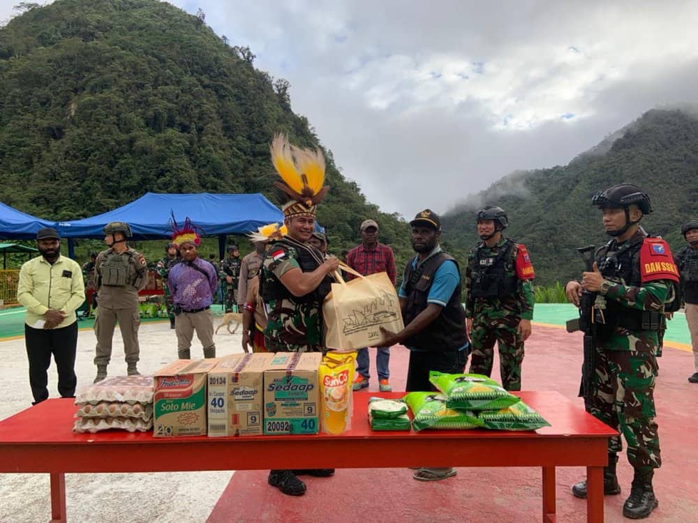 Ilustrasi berita Mimika: Mayjen Iwan Setiawan Nekat Tembus Zona Merah Temui Pasukan Antang di Distrik Tembagapura Mimika