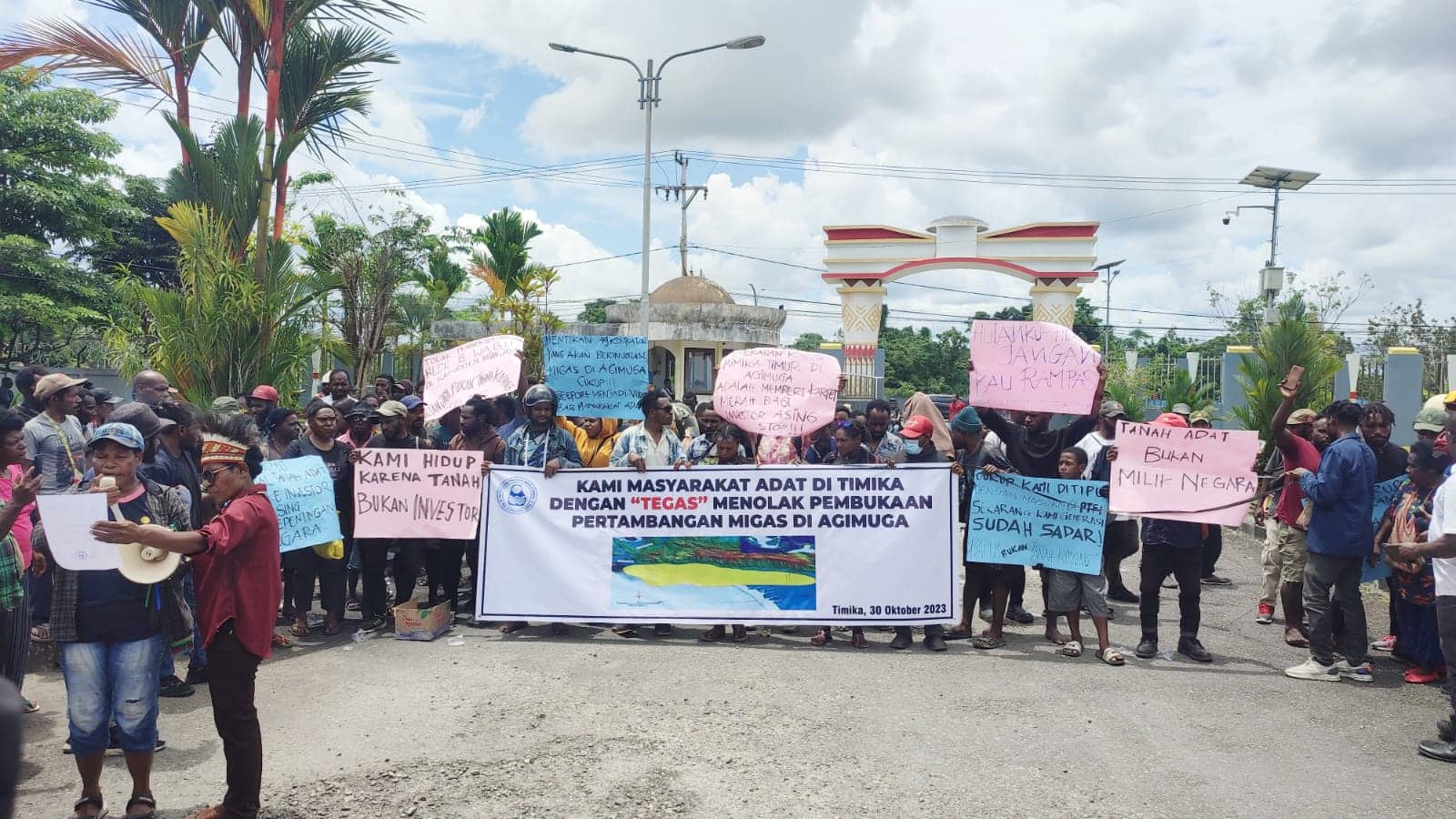 Ilustrasi berita Mimika: Tolak Eksplorasi Migas, Puluhan Masyarakat Adat Agimuga Gelar Aksi Damai