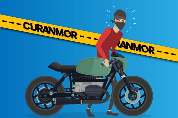 Ilustrasi berita Mimika: Ditinggal Kencing di Pinggir Jalan Hasanudin Timika, Motor Raib Digondol Maling, Pelaku Dibekuk di Kebun Siri