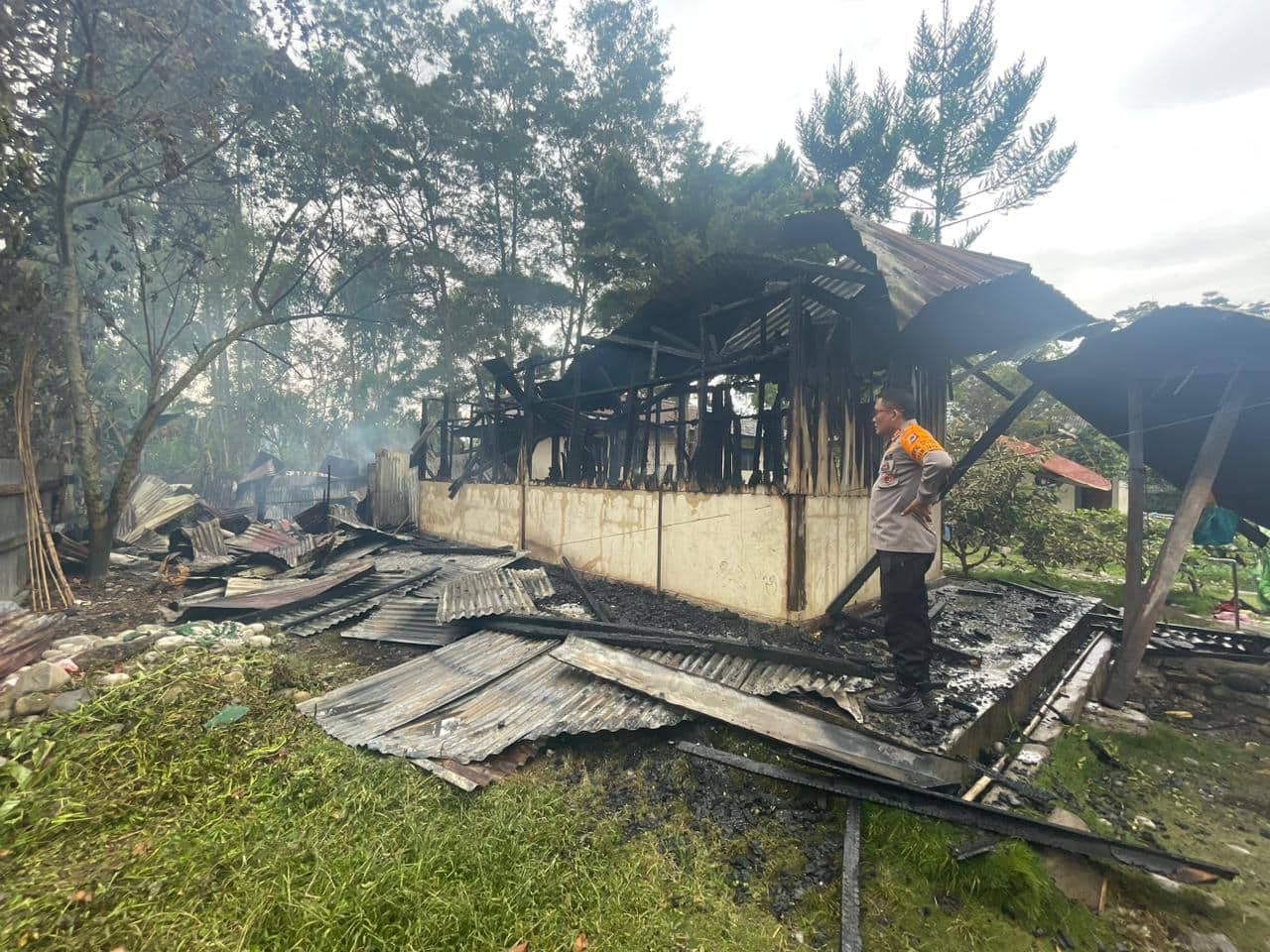 Ilustrasi berita Papua: Dapur Milik Komisi Penanggulangan Aids Wamena Ludes Terbakar