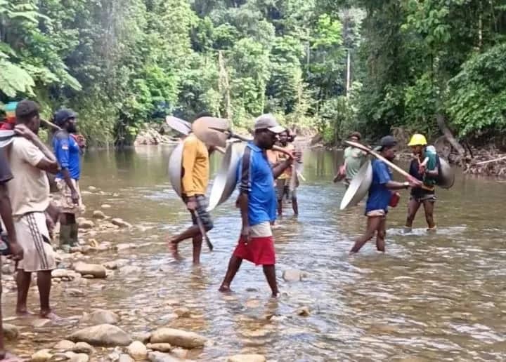 Ilustrasi berita Mimika: Berdalih Kantongi Ijin dari Dinas, Penambang di Wakia Dipungut "Uang Pintu" Rp 30 Juta oleh Perangkat Kampung