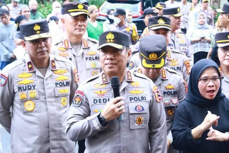 Ilustrasi berita Nasional: 535 Perwira Polri Dimutasi dan Rotasi, Kapolda NTT Diganti, Kapolda Papua Barat Dijabat Irjen Pol Johnny Isir