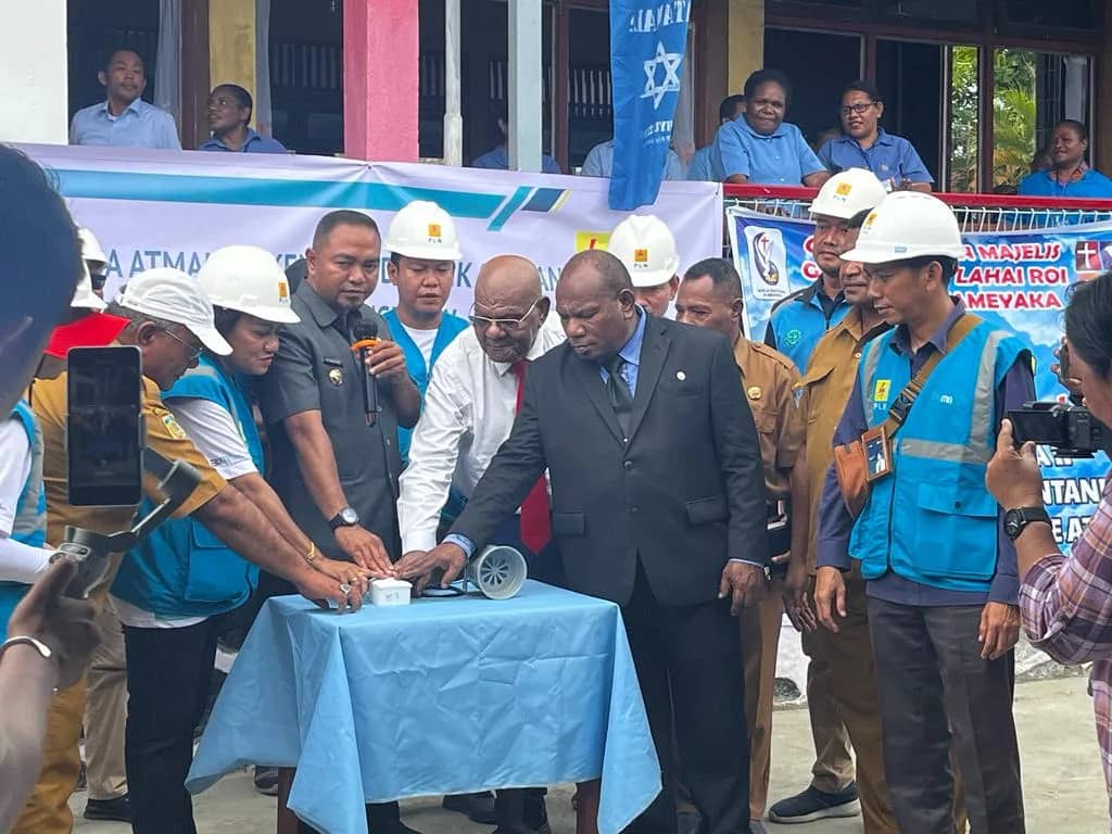 Ilustrasi berita JAYAPURA: PLN Bersama Pemkab Jayapura Launching Listrik di Tiga Kampung Danau Sentani, Hadiah Natal Bagi Masyarakat