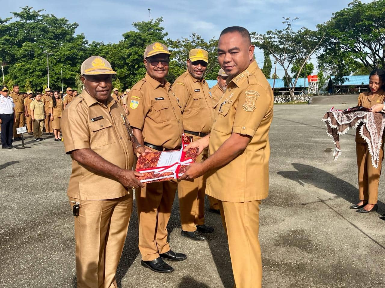Ilustrasi berita JAYAPURA: Pj Bupati Jayapura Serahkan DPA, OPD Sudah Bisa Lakukan Pengadaan Barang dan Jasa