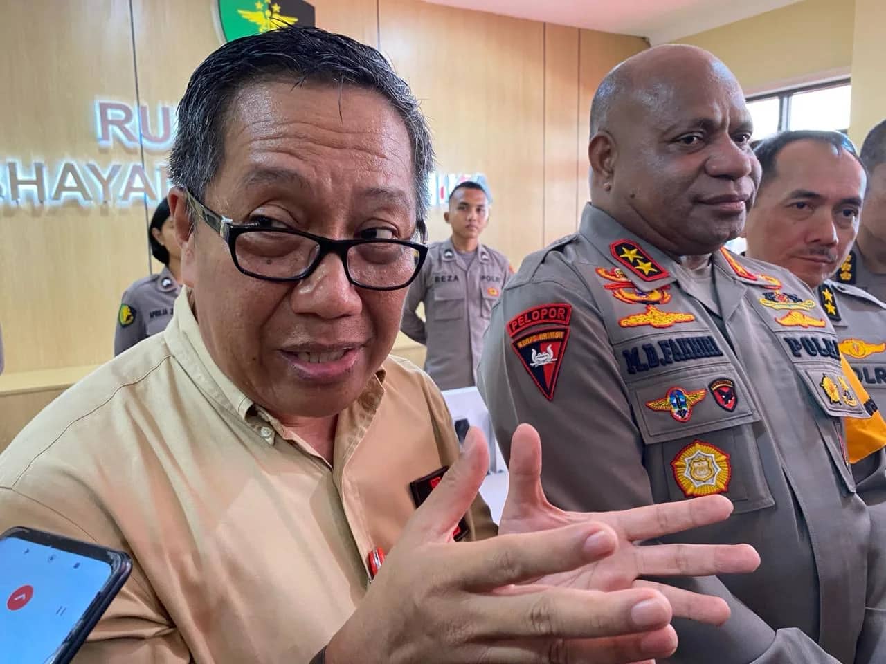 Ilustrasi berita Mimika: Banyak Layanan Tidak Tercover BPJS, Pemerintah Gelontor Rp 67 Miliar Untuk Kartu Otsus Sehat