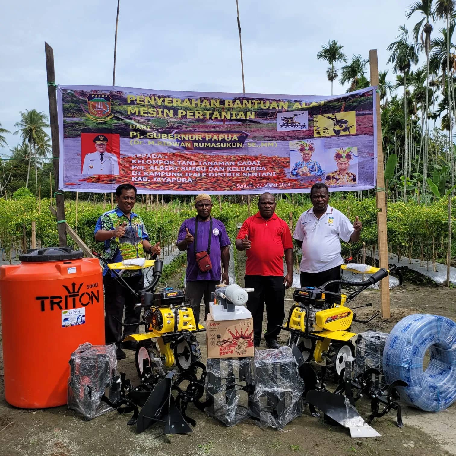 Ilustrasi berita JAYAPURA: Gubernur Rumasukun Serahkan Bantuan Alat Pertanian bagi Petani Cabai Kampung Ifale