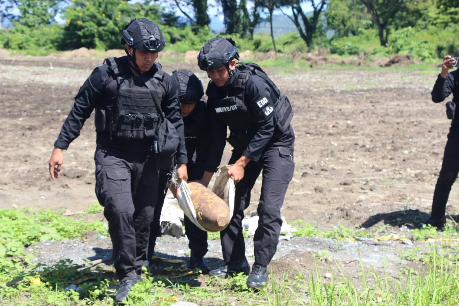Ilustrasi berita JAYAPURA: Bom Seberat 30 Kilogram Peninggalan Perang Dunia ke II Diledakan di Hollandian Drome Lanud Silas Papare