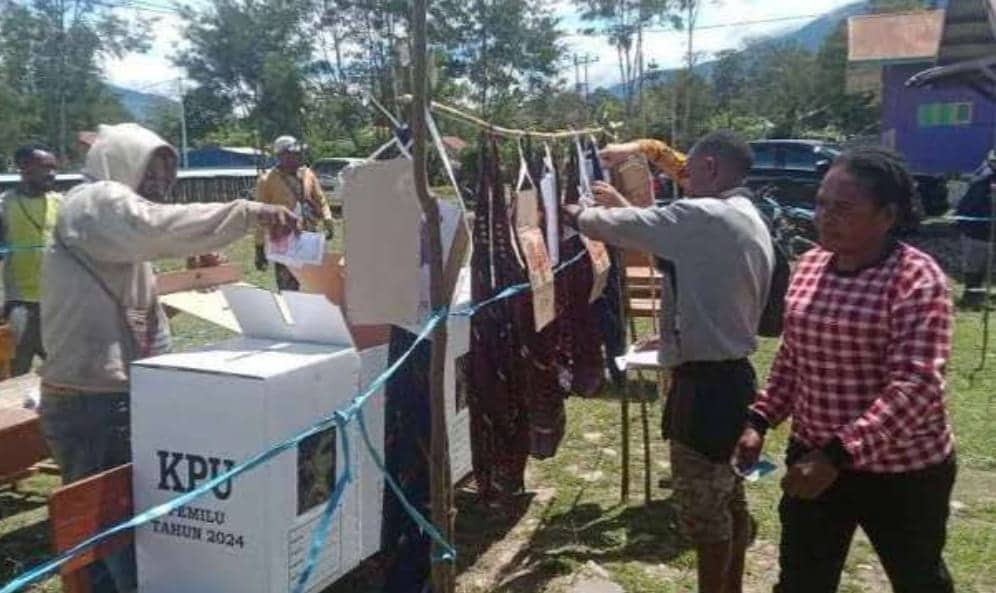 Ilustrasi berita Papua: Sering Timbulkan Konflik, KPU Tetap Terapkan Sistem Noken di Pemilukada 2024 di Enam Kabupaten di Provinsi Papua Tengah