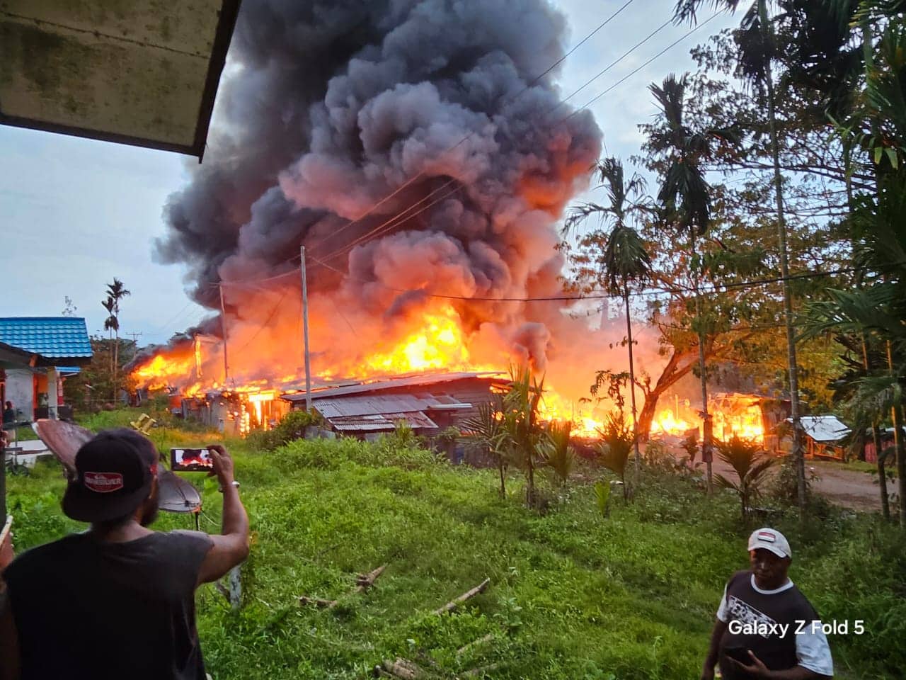 Ilustrasi berita Papua: 20 Kios di Mamberamo Raya Dilalap Si Jago Merah, Wanita Asal Makassar Ditemukan Tewas Terbakar
