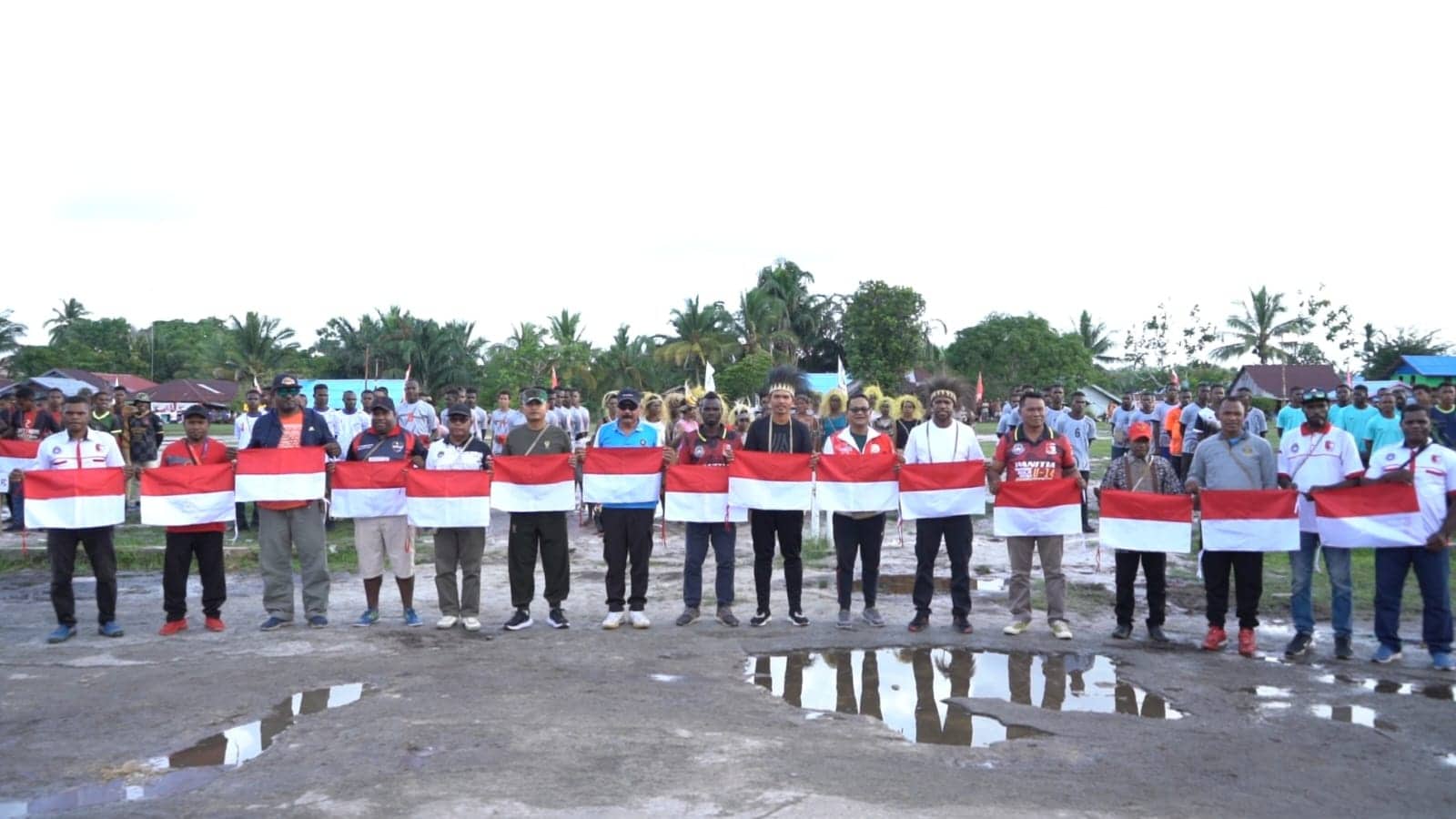 Ilustrasi berita Papua: Dihadiri Dua legenda Persipura, Penjabat Bupati Luncurkan Gerakan Nasional Pembagian 10 Juta Bendera Merah Putih di Kabupaten Mappi