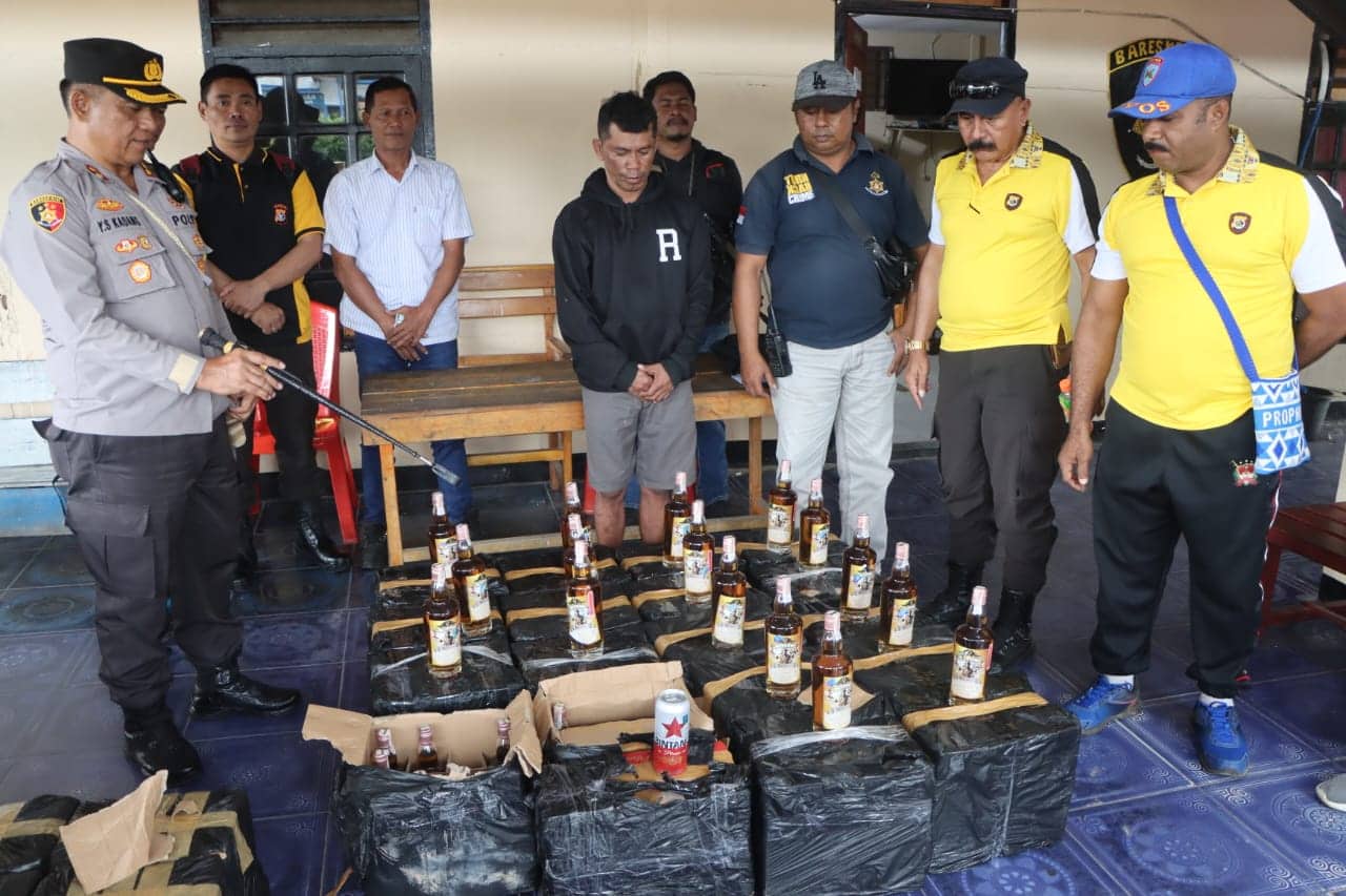 Ilustrasi berita Papua: 408 Botol Miras Ilegal Diamankan Tim Elang Rawa Sat Reskrim dan Sat Narkoba Polres Mappi