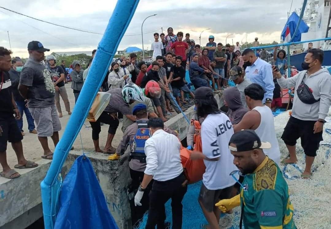 Ilustrasi berita Papua: KMN Aru Jaya III yang Ditemukan Terdampar di Merauke Ternyata Dirampok ABKnya Sendiri, Nahkoda Dibunuh dan Dibuang ke Laut