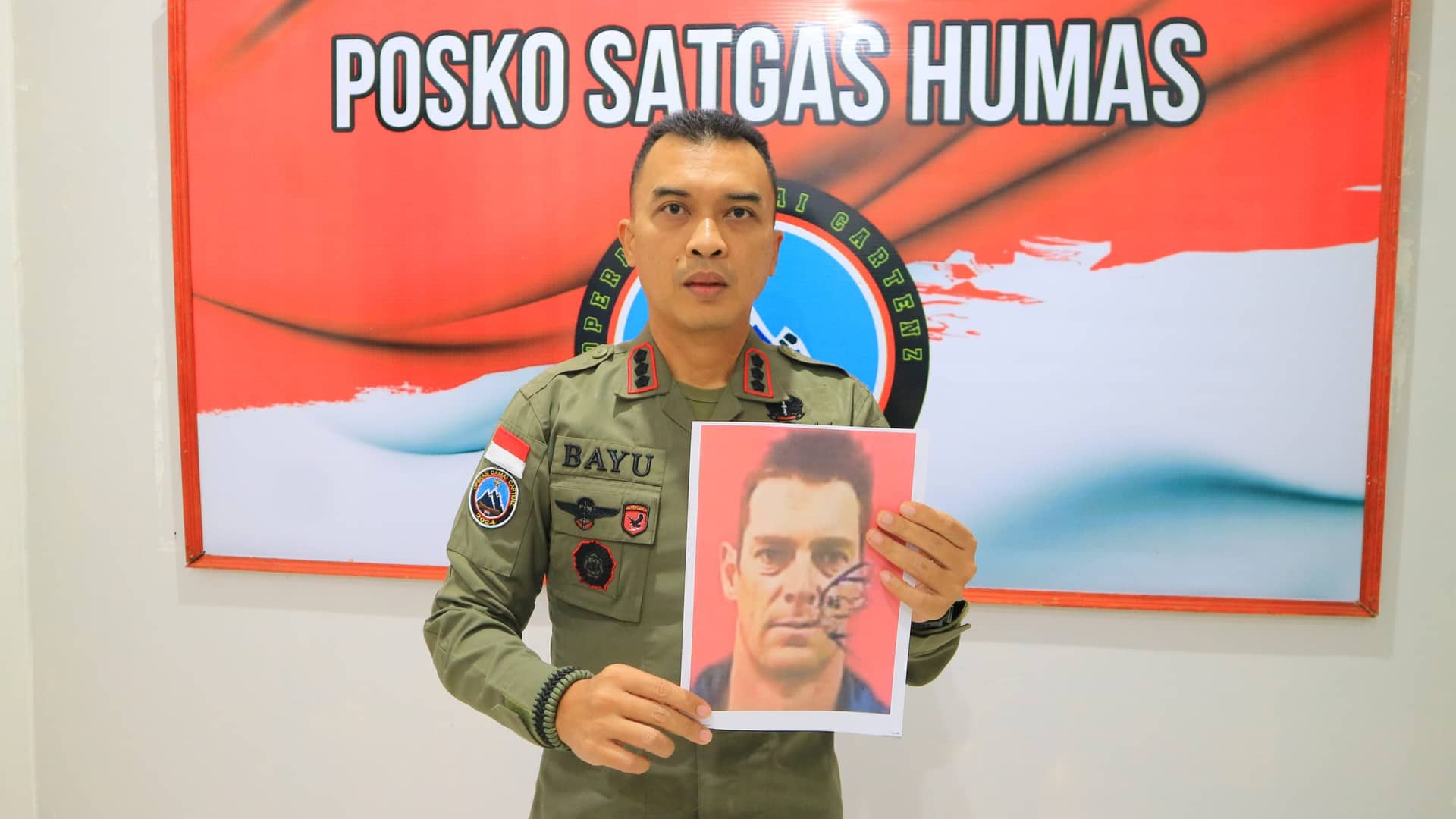 Ilustrasi berita Papua: Kesaksian Geofrey Foster, Pilot Helikopter Lain yang Mendarat di Distrik Alama, Sempat Melihat Mr. Glen Terkulai di Kursi Dengan Darah…