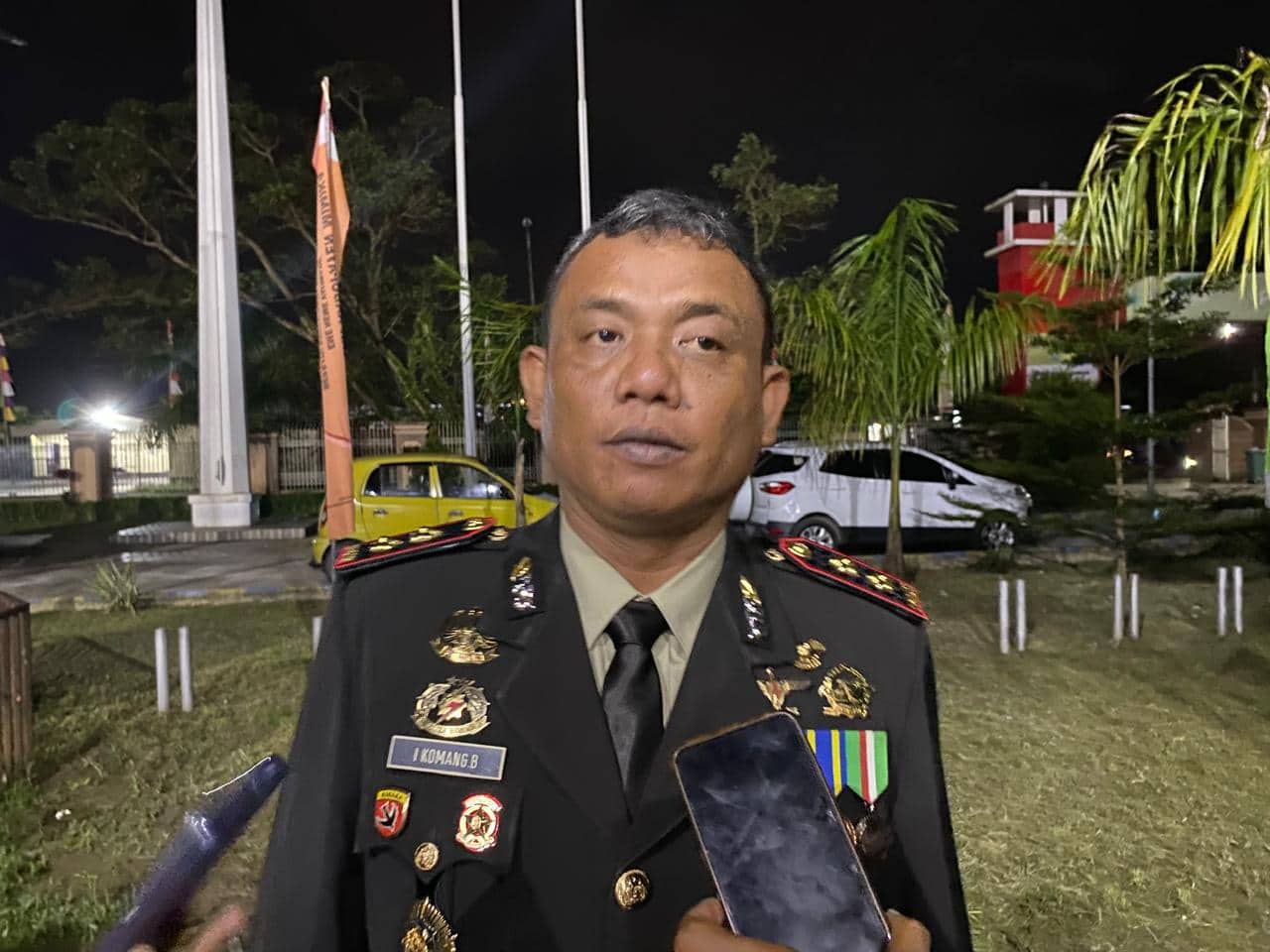 Ilustrasi berita Mimika: Sejumlah Orang Bakar Ujung Bendera Merah Putih di SP 2 Timika, Polisi Deteksi Para Pelaku Lewat Rekaman CCTV