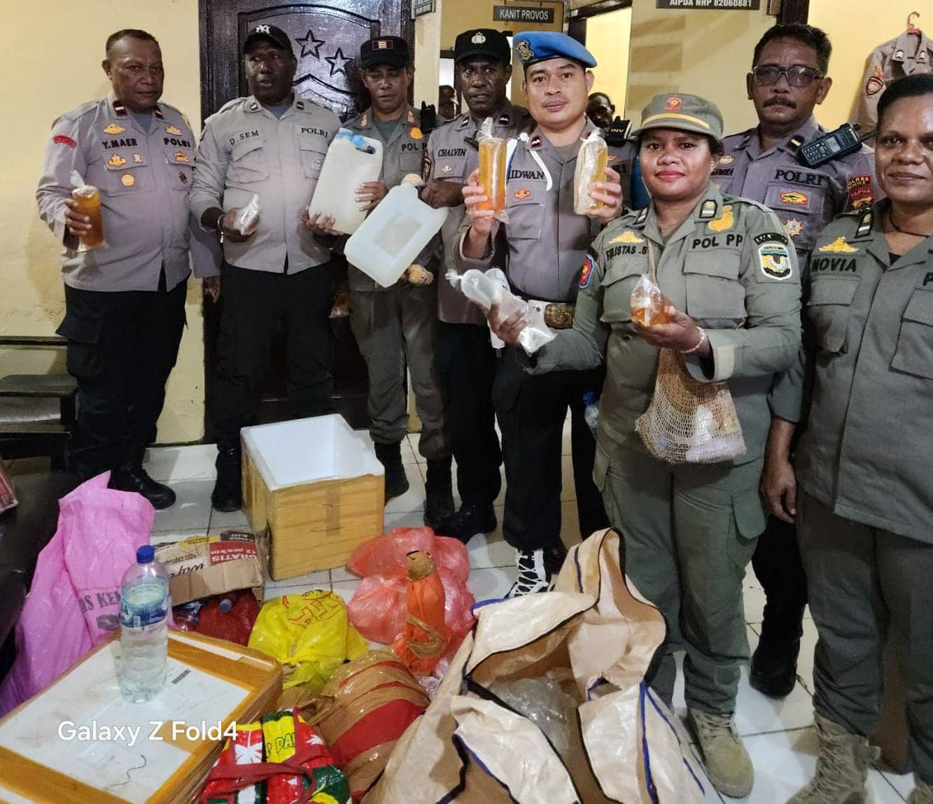 Ilustrasi berita Mimika: Polres Mimika Kembali Amankan 250 Liter Milo yang Dibawa Penumpang KM Tatamailau