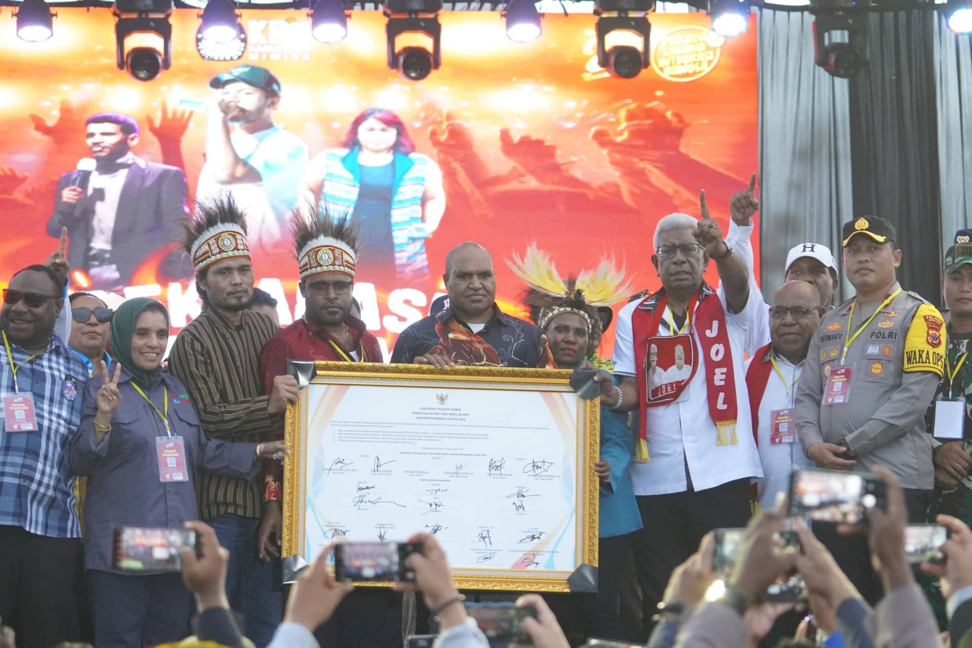 Ilustrasi berita Mimika: Ketua KPU Mimika Ingatkan Tolak Politik Uang, Bersama 3 Paslon Tandatangani Pernyataan Deklarasi Pilkada Damai