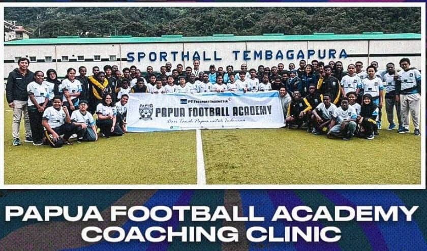 Ilustrasi berita Mimika: Latihan di Highland PTFI, Tim Papua Football Academy Disambut Antusias Pelajar Tembagapura