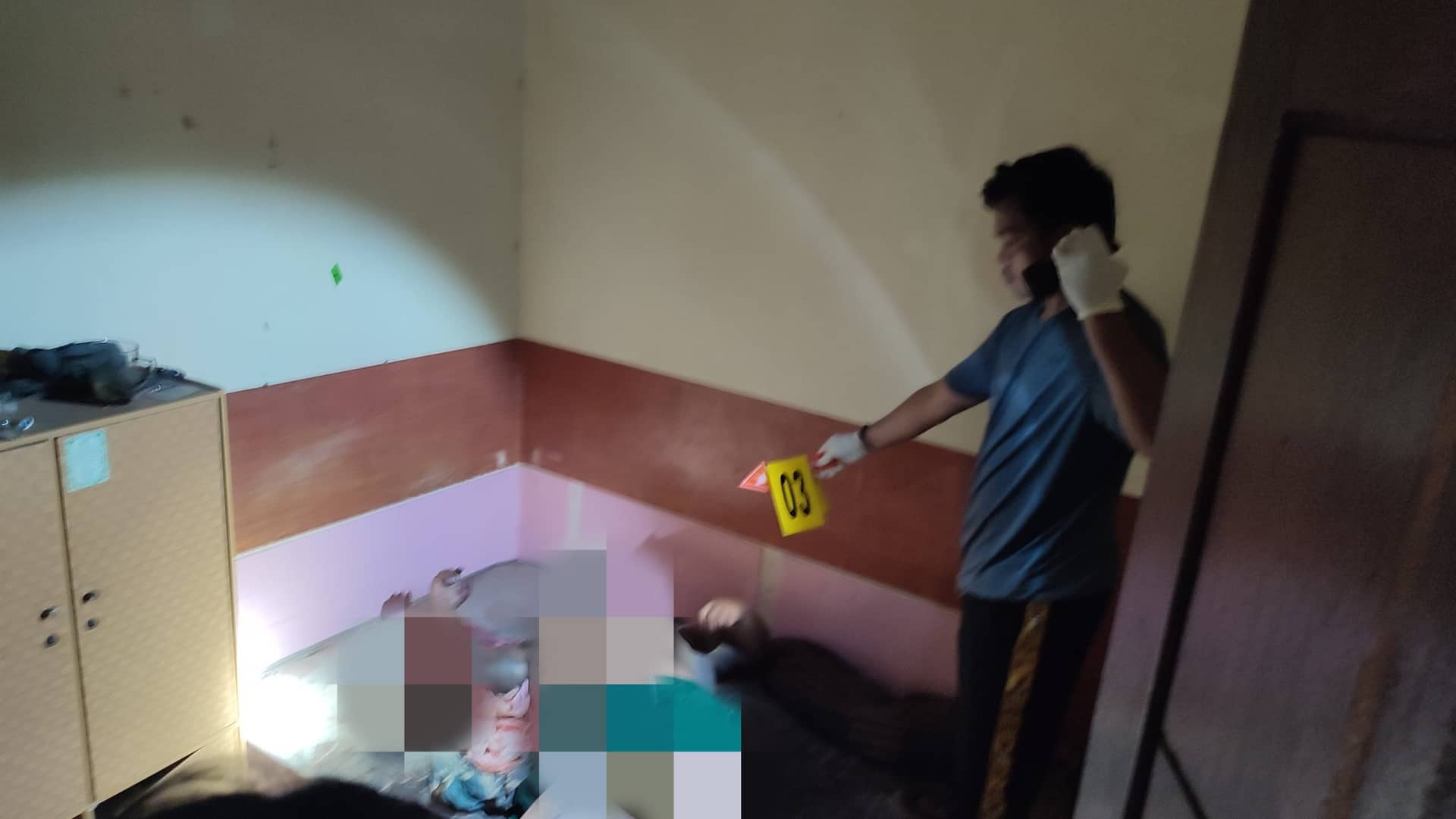 Ilustrasi berita Mimika: Sempat Komunikasi dengan Keluarga, Polisi Olah TKP Temuan Mayat Petugas Kebersihan di Lorong Grapari Timika, Begini Hasilnya