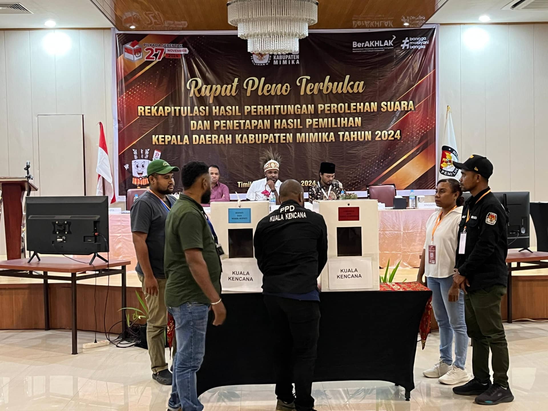 Ilustrasi berita BERITA UTAMA: Pleno Hasil Perhitungan Perolehan Suara Distrik Kuala Kencana Selesai, Ini Hasilnya