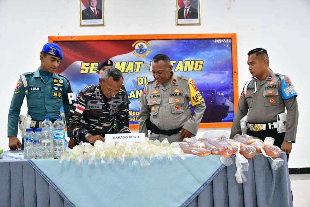 Ilustrasi berita Mimika: Kolaborasi Lanal Timika dan Polres Mimika, Musnahkan Miras Lokal Jenis Sopi