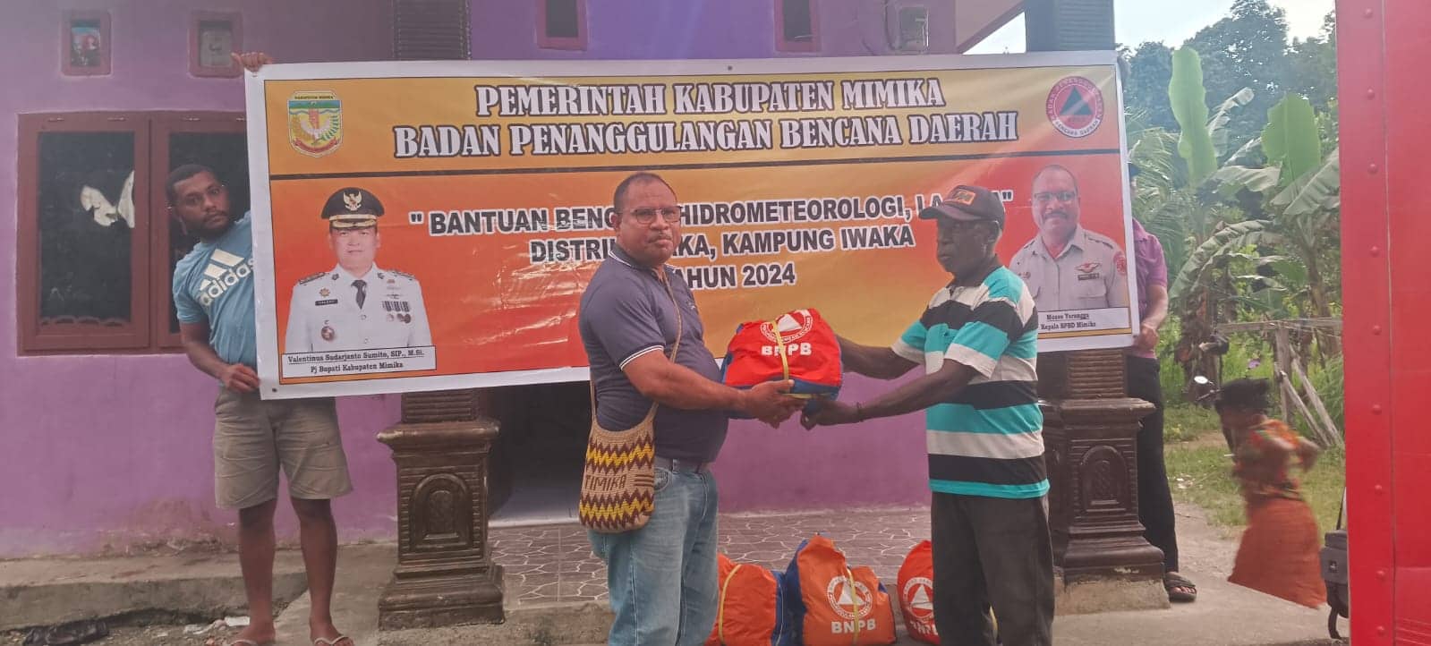 Ilustrasi berita Mimika: BPBD Mimika Salurkan Bantuan Untuk Masyarakat Kampung Iwaka