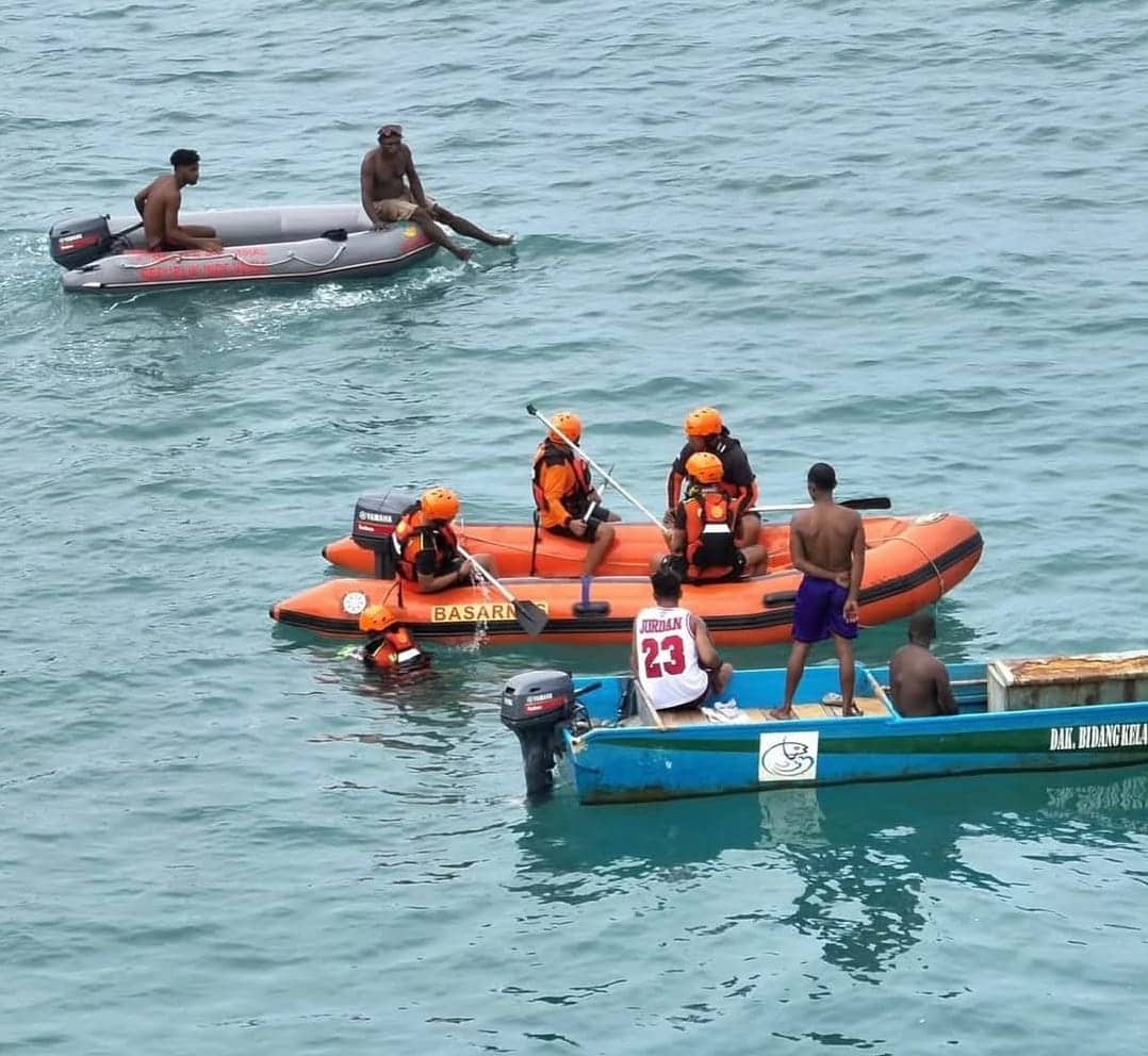 Ilustrasi berita Papua: Terseret Ombak Pantai Sidey Saat Rayakan Tahun Baru, Pemuda 17 Tahun Belum Ditemukan