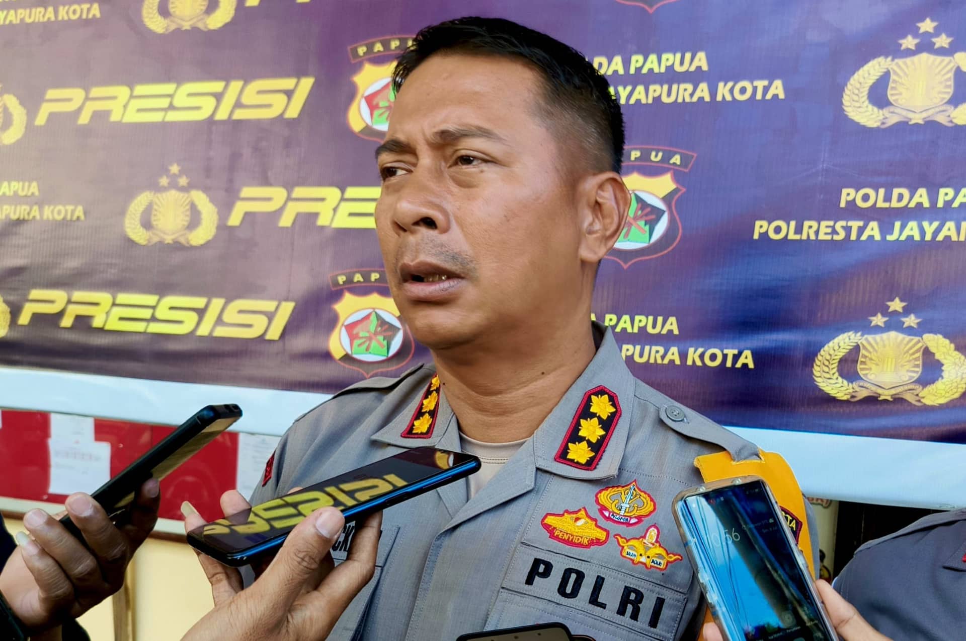 Ilustrasi berita JAYAPURA: Dada Kiri Kadis Perhubungan Kota Jayapura Terkena Peluru Nyasar, Polisi Lakukan Penyelidikan