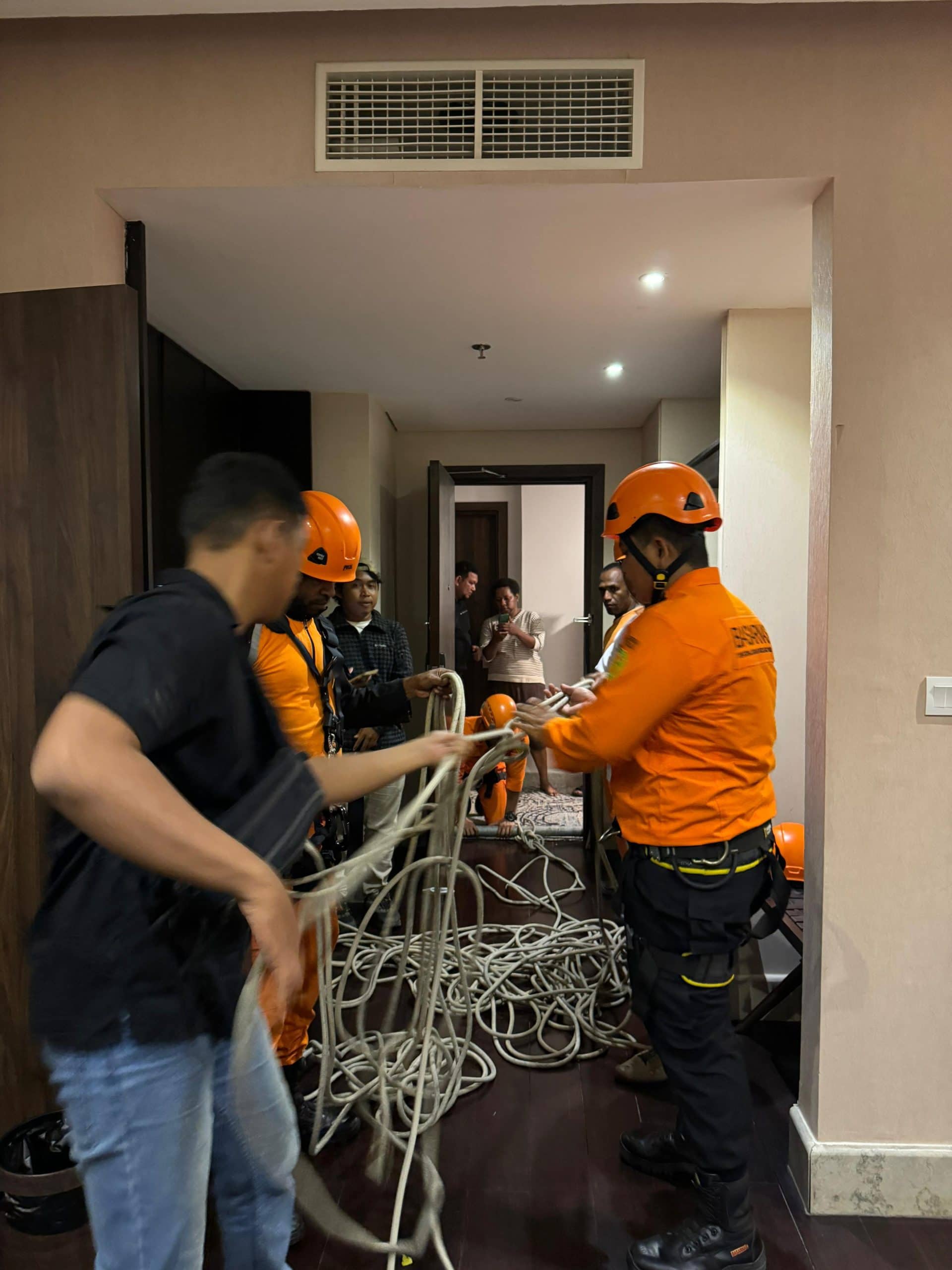 Ilustrasi berita JAYAPURA: Pria di Jayapura Coba Bunuh Diri dari Lantai 8 Salah Satu Hotel di Abepura