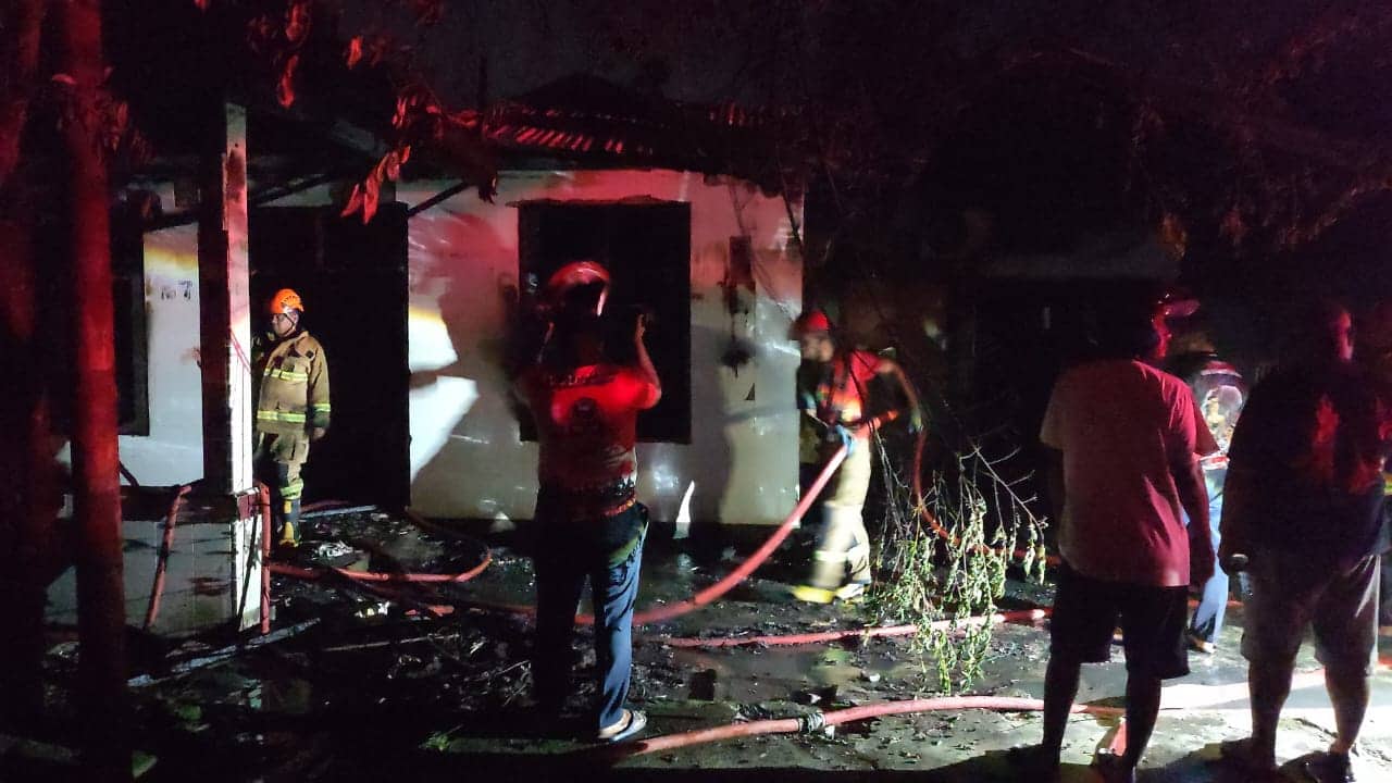 Ilustrasi berita Mimika: Rumah di Jalan Kartini Timika Hangus Terbakar