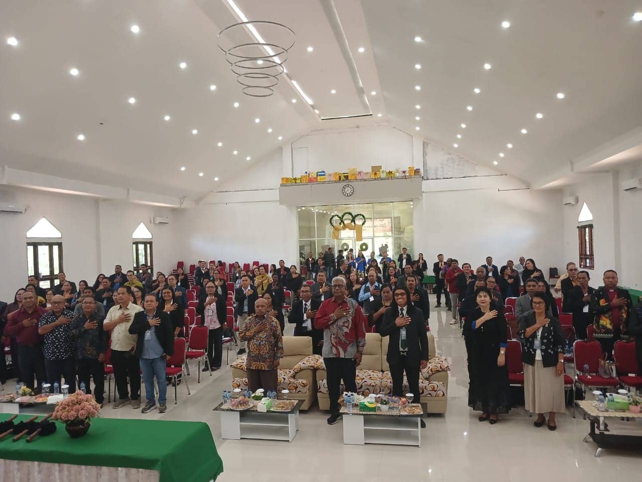 Ilustrasi berita Mimika: Rakerwil Gereja Bethel Indonesia Mimika 2025 Resmi Dibuka, Bupati John Rettob : Awal Tugas Saya Berkaitan dengan Urusan Agama