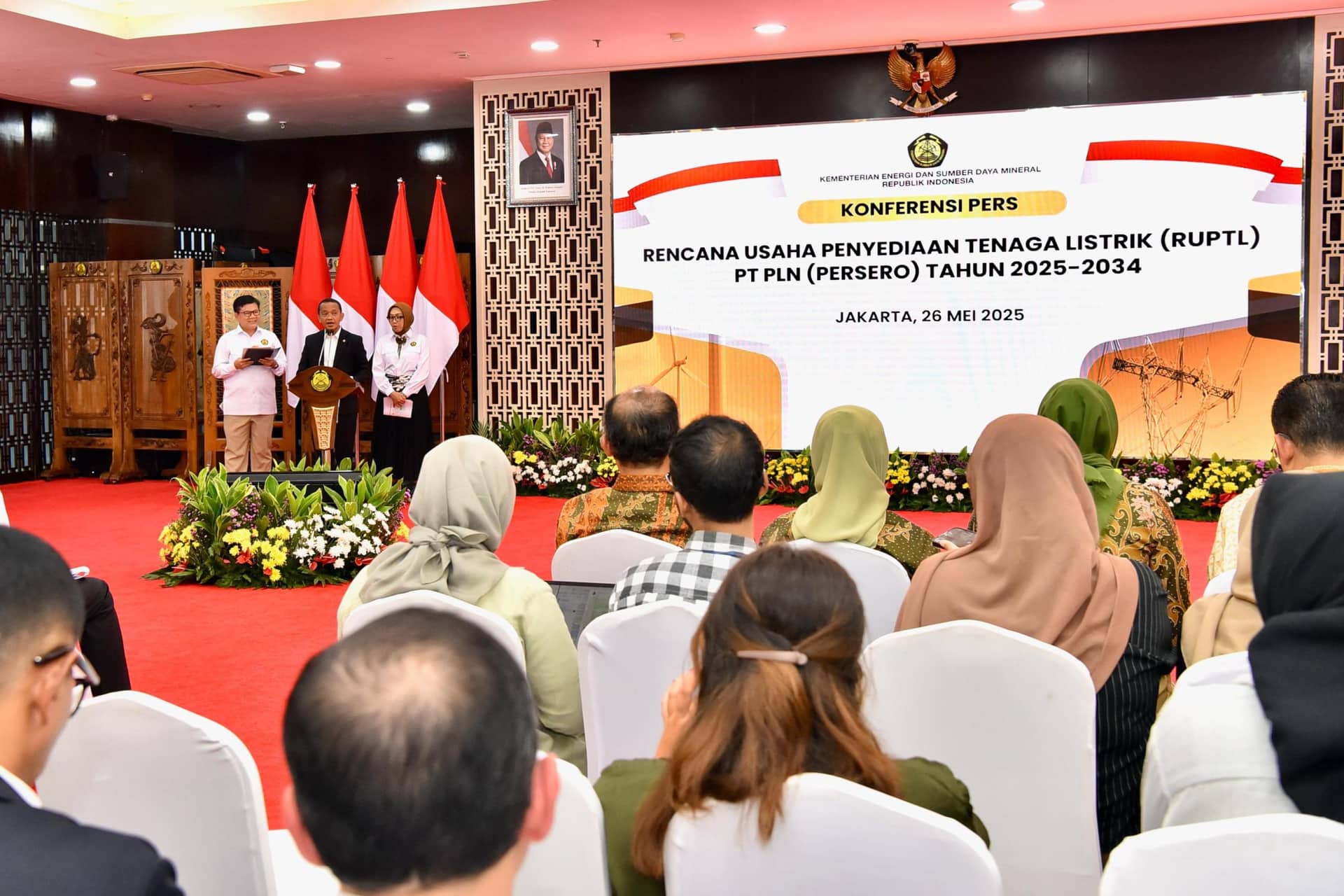 Ilustrasi berita BERITA UTAMA: Tingkatkan Bauran EBT hingga 2034, PLN Siap Jalankan RUPTL Terhijau Sepanjang Sejarah